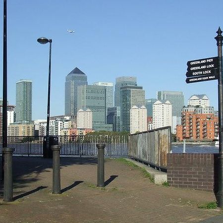 Surrey Quays Studio Лондон Экстерьер фото
